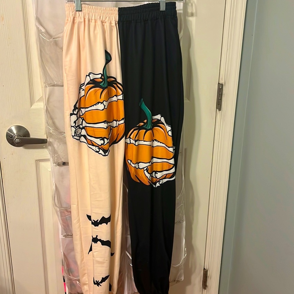 Halloween sweats 🎃👻💀